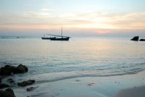 maldives-Hangnaameedhoo-island-soggiorno-low-cost-guesthouse-bikini-beach-1