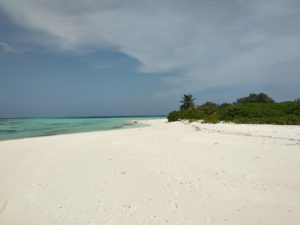 Hangnaameedhoo-soggiorno-low-cost-maldive-atollo-ari-heenafaru-island